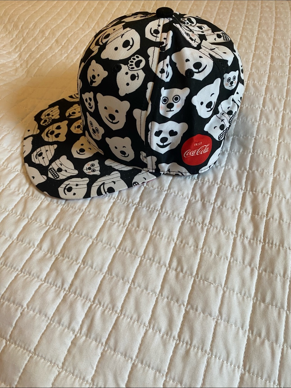 Hat with bear print